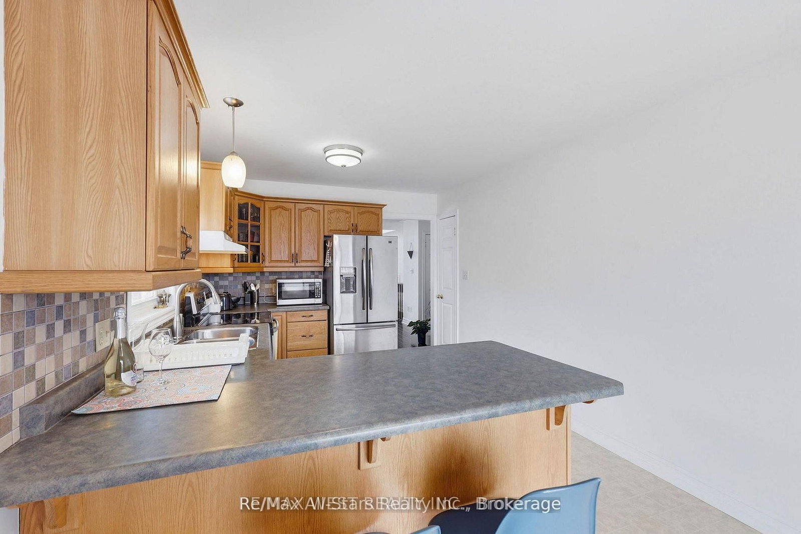 20 Eakins Crescent • Kawartha Lakes, ON photo 12