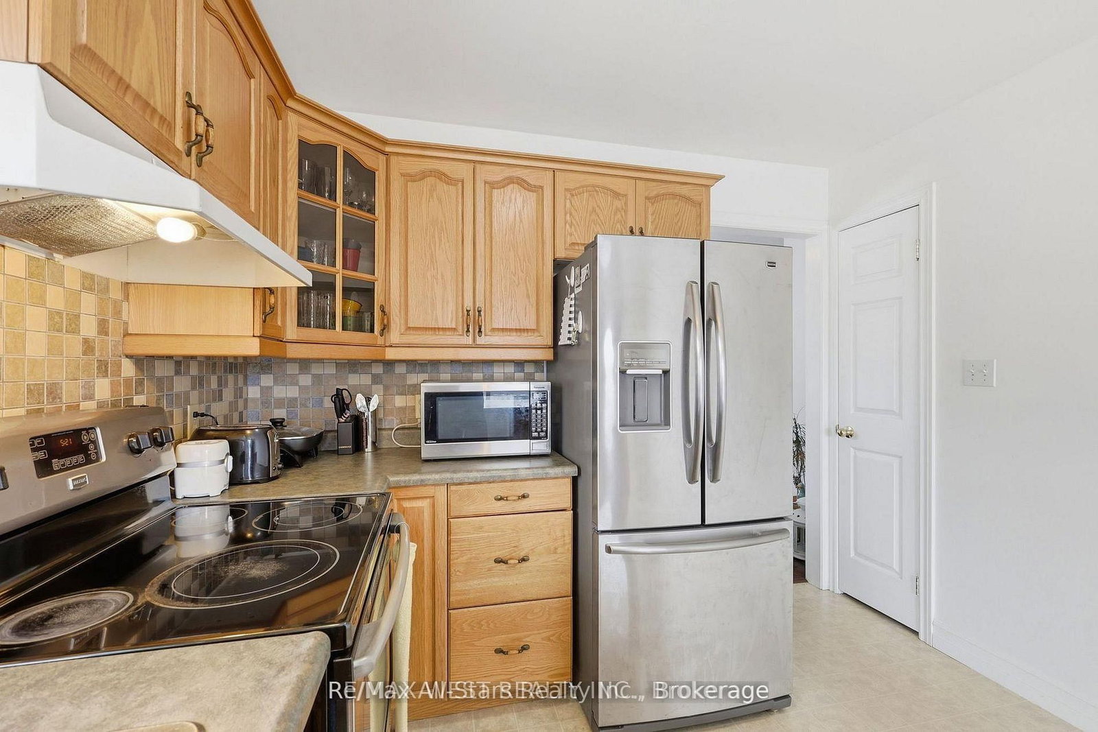 20 Eakins Crescent • Kawartha Lakes, ON photo 14