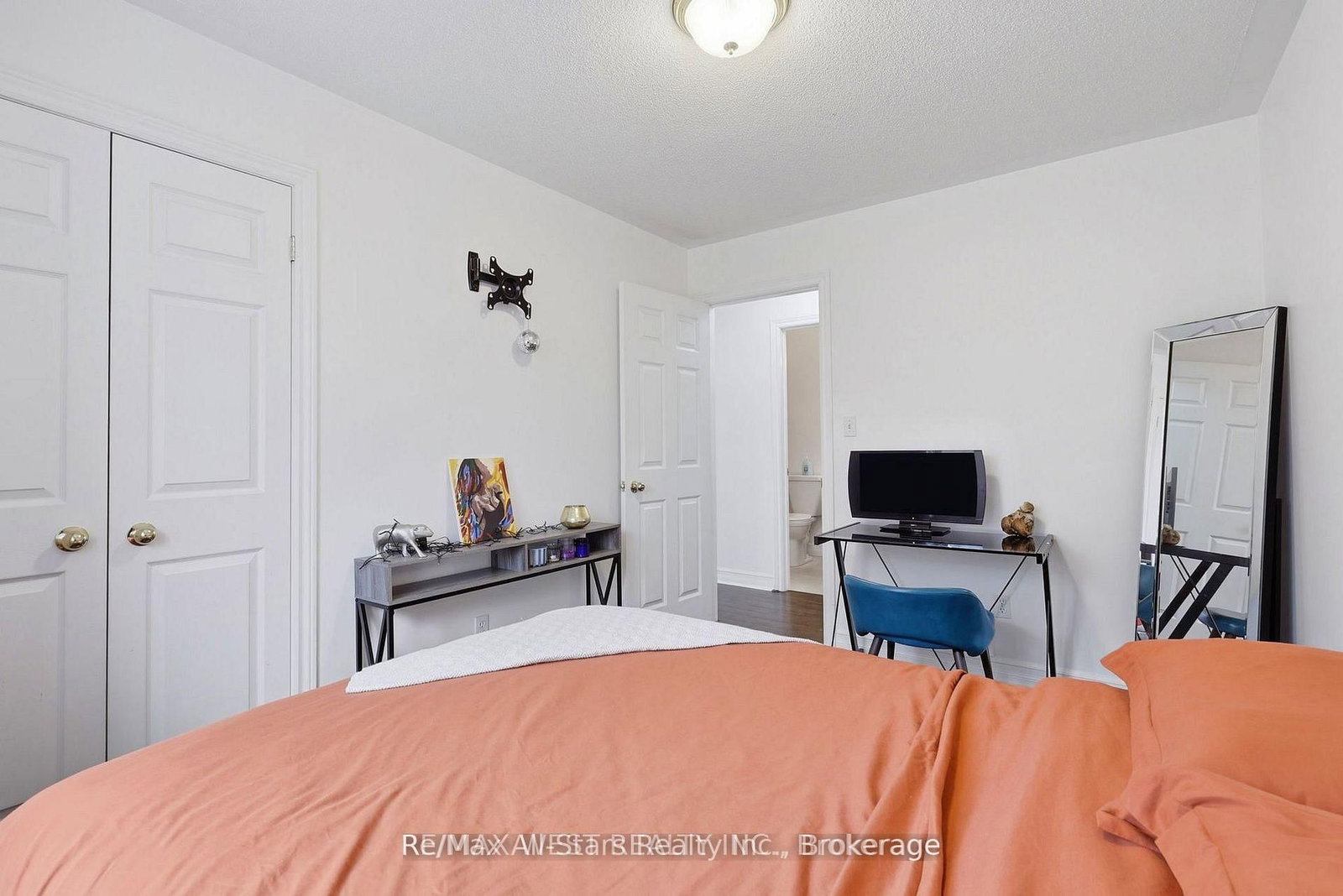 20 Eakins Crescent • Kawartha Lakes, ON photo 20