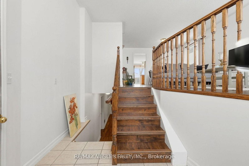 20 Eakins Crescent