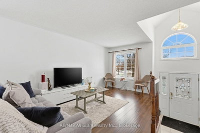20 Eakins Crescent • Kawartha Lakes, ON photo 5