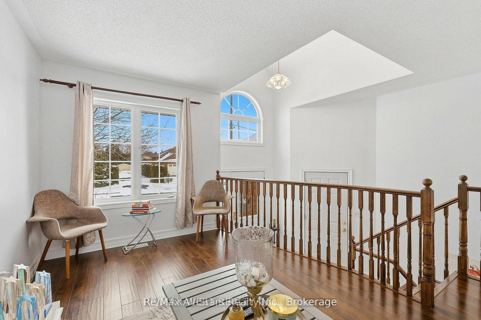 20 Eakins Crescent • Kawartha Lakes, ON photo 6