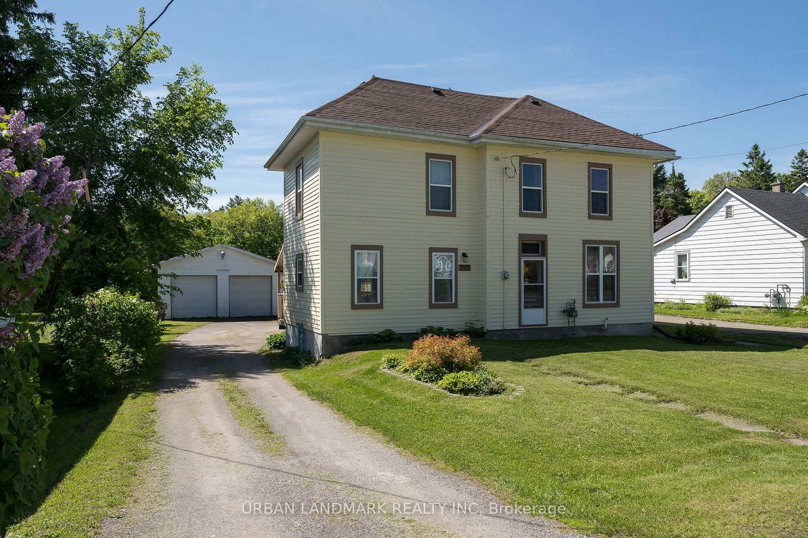 225 St Lawrence Street W • Madoc, ON photo 1