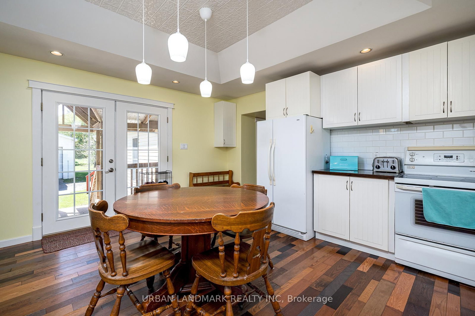 225 St Lawrence Street W • Madoc, ON photo 19