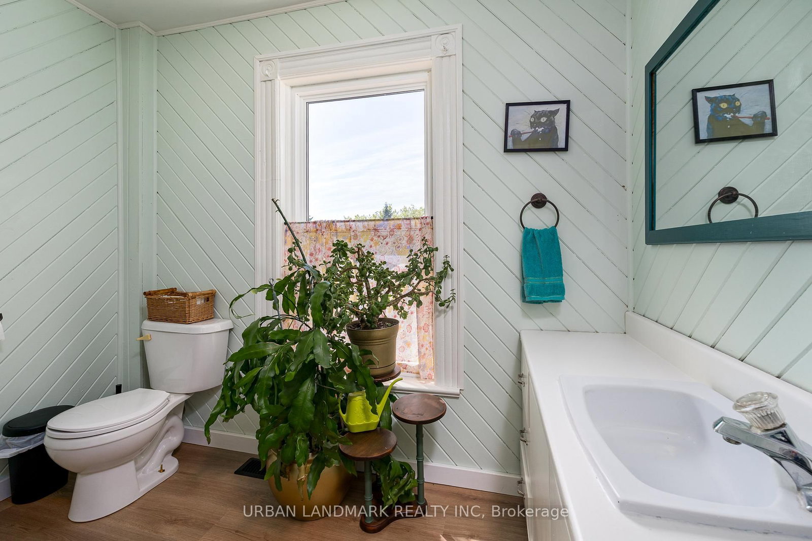 225 St Lawrence Street W • Madoc, ON photo 30