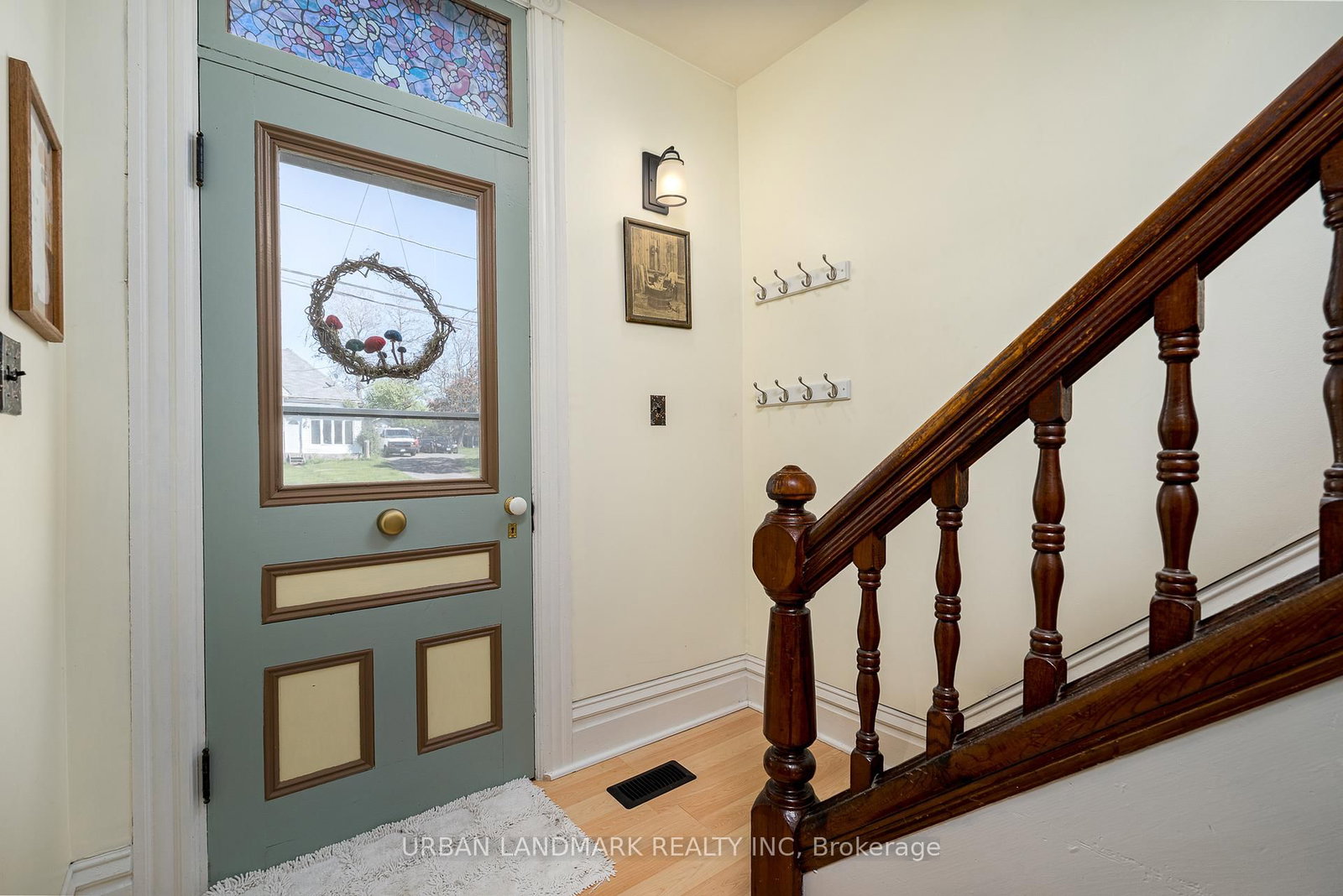 225 St Lawrence Street W • Madoc, ON photo 4