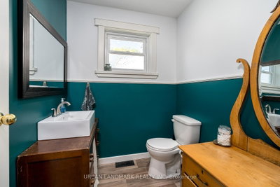225 St Lawrence Street W • Madoc, ON photo 9