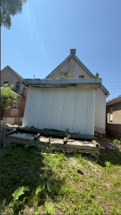 Listing Image 3