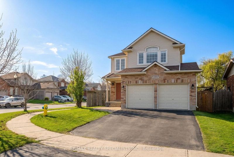 1865 Bayswater Crescent