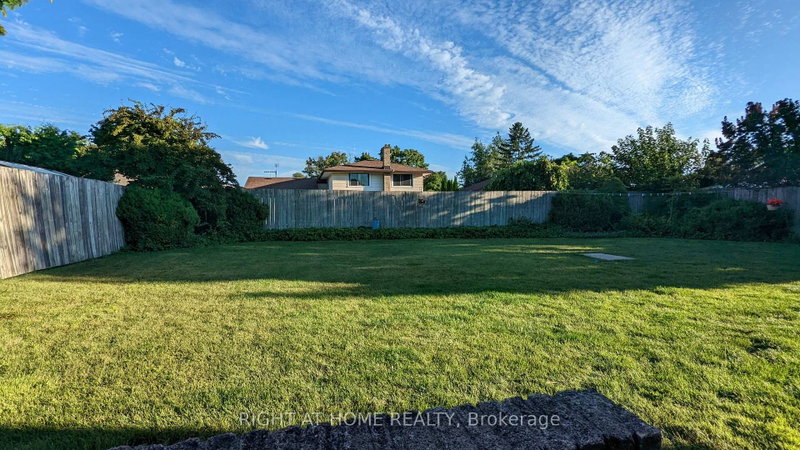 Lower Unit - 43 glenayr Place