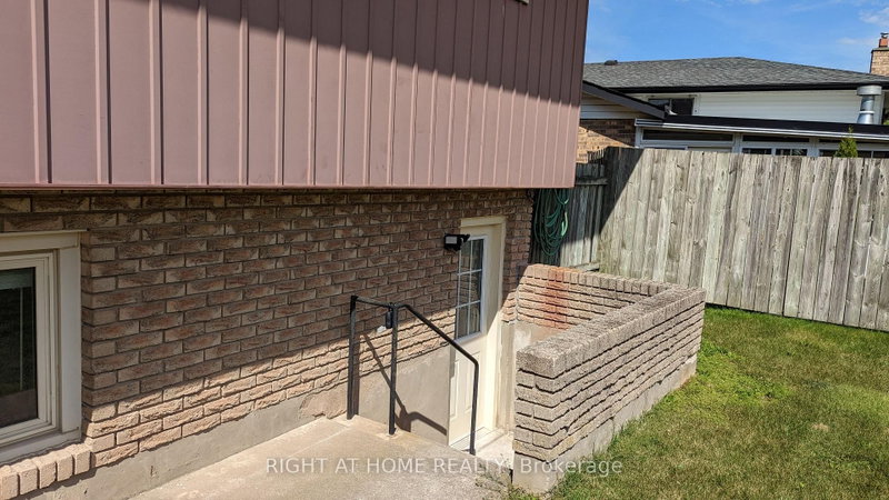 Lower Unit - 43 glenayr Place