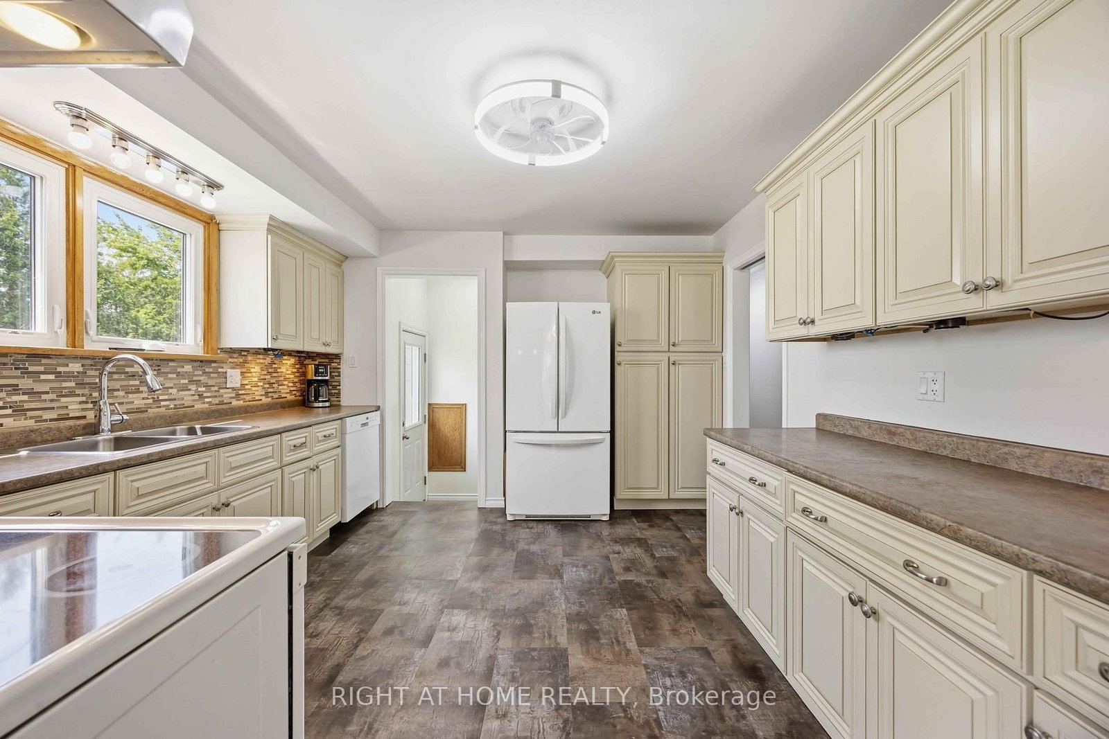 1933 Plank Rd Road • St. Clair, ON photo 13