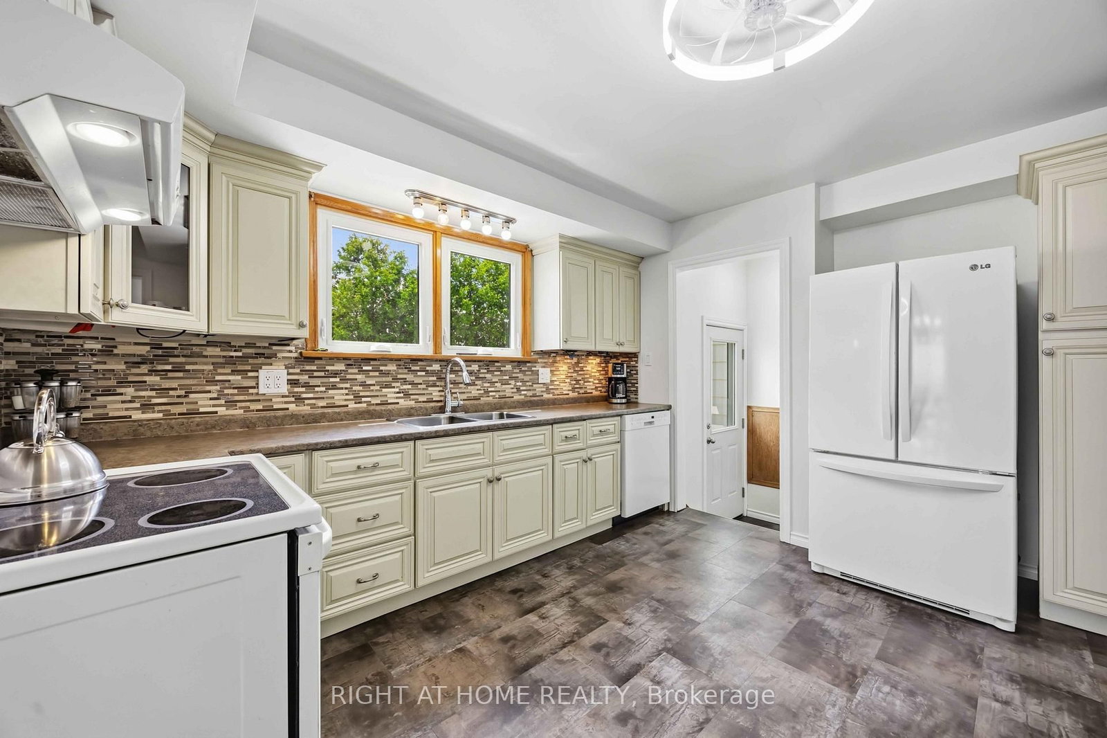 1933 Plank Rd Road • St. Clair, ON photo 16