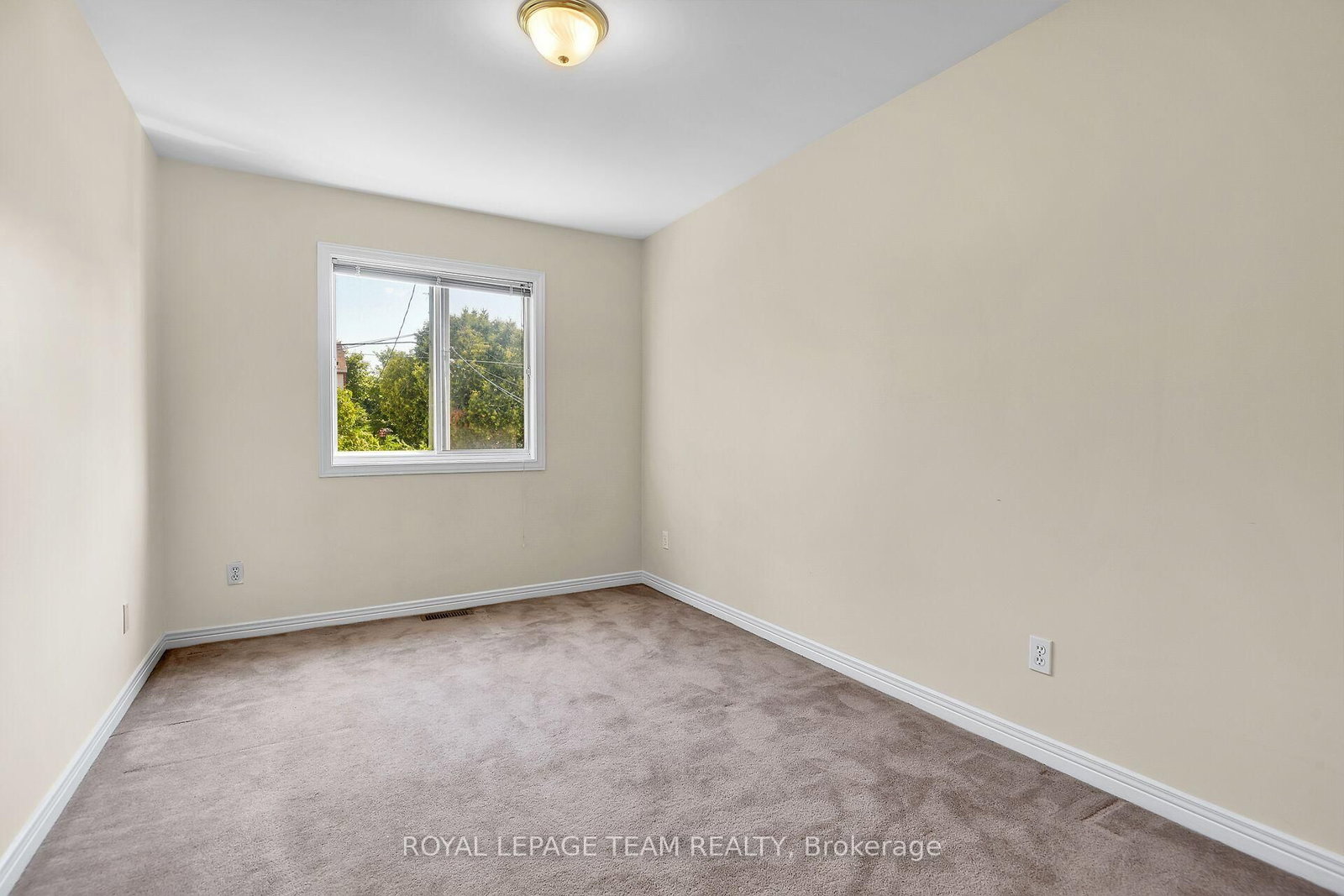 307 Cyr Avenue • Ottawa, ON photo 39