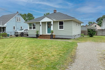 41 Kensington Street • Woodstock, ON photo 2