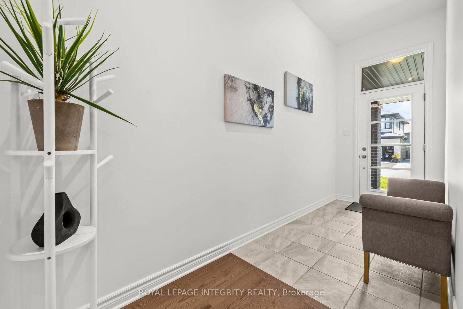 90 Palfrey Way • Ottawa, ON photo 2