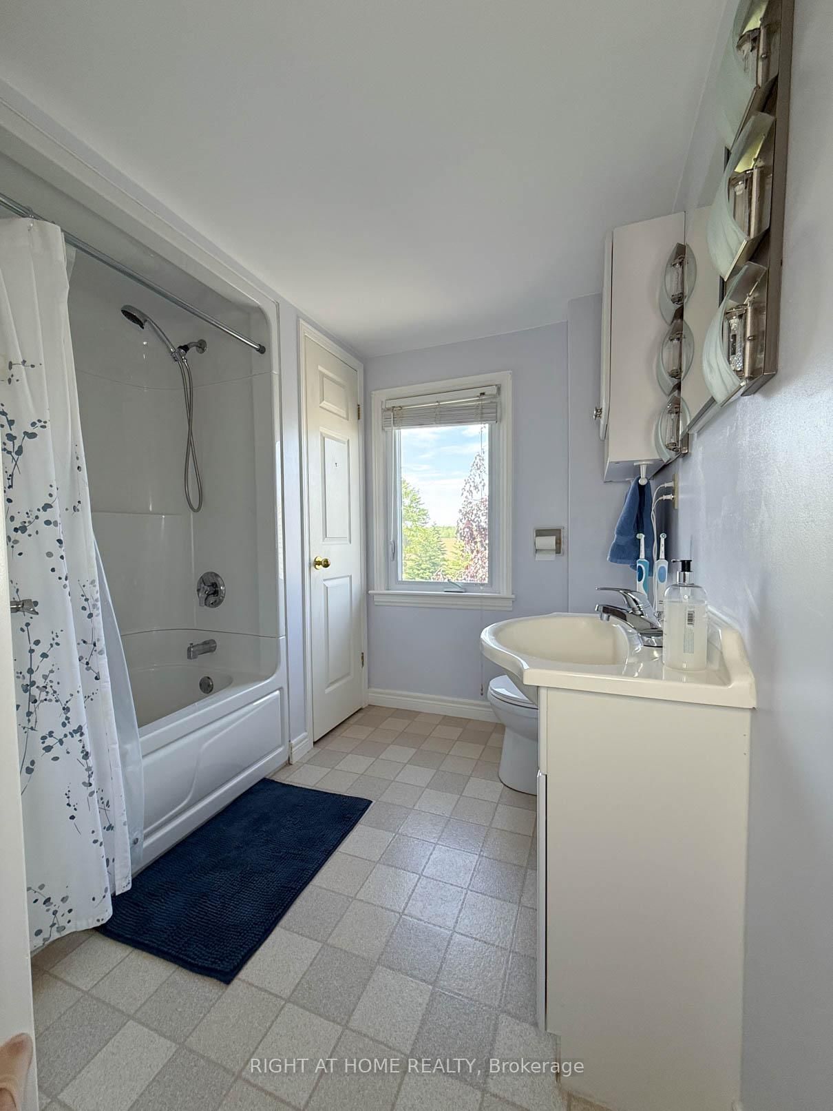 8192 Petrolia Line • Brooke-Alvinston, ON photo 13