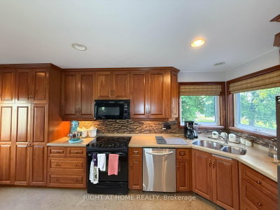 8192 Petrolia Line • Brooke-Alvinston, ON photo 5