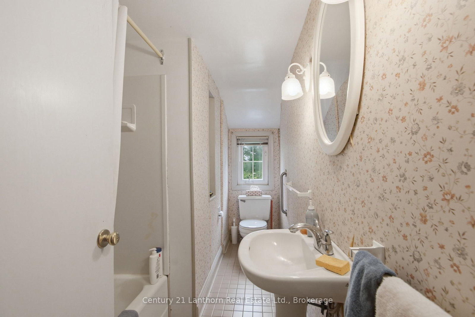149 Dufferin Avenue • Belleville, ON photo 15