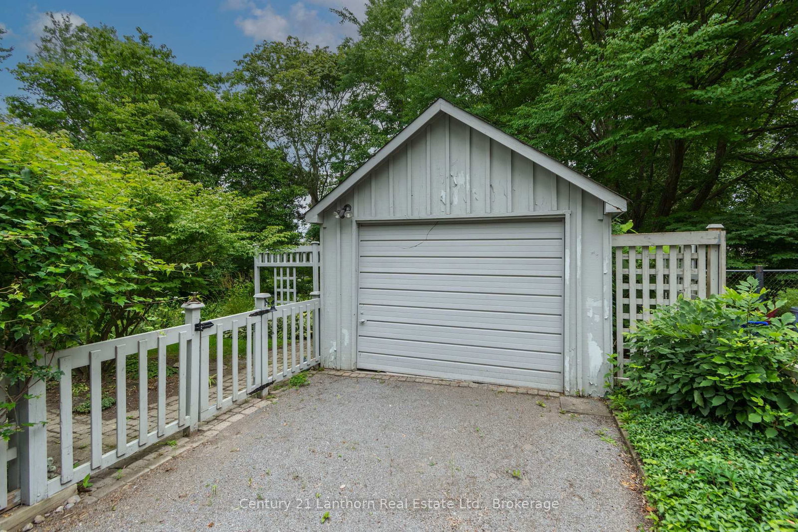 149 Dufferin Avenue • Belleville, ON photo 19