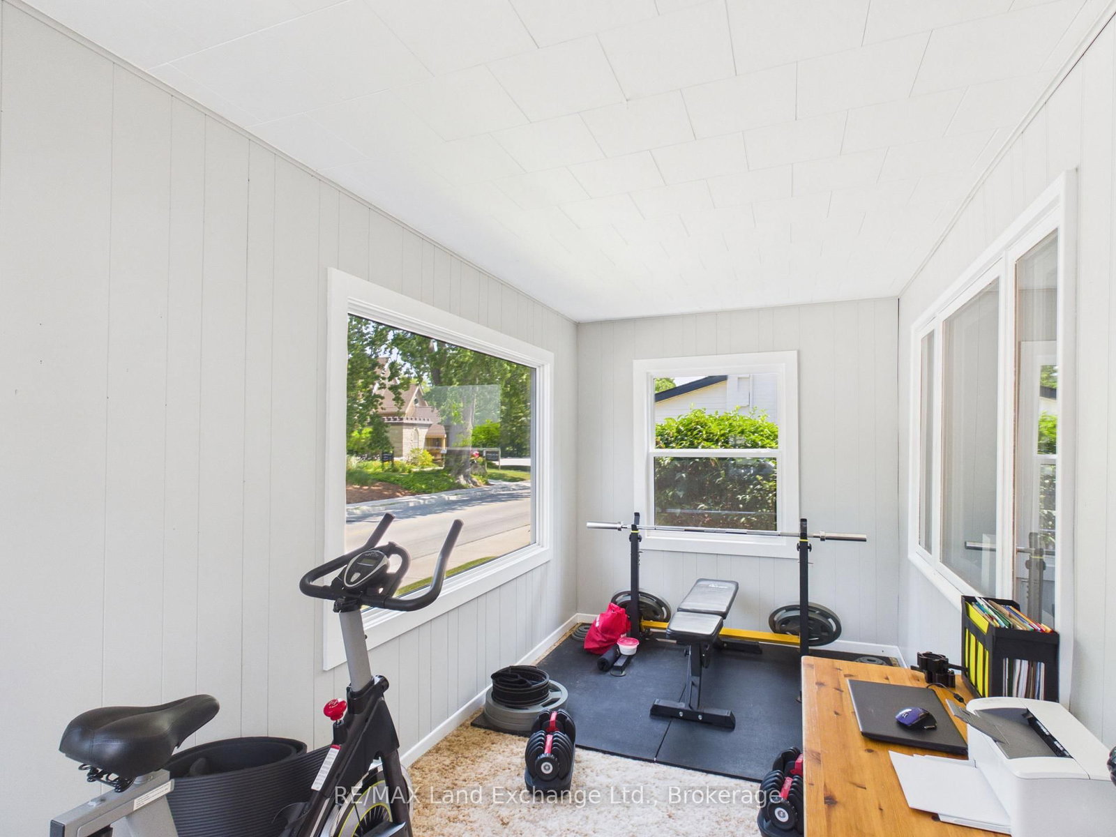 410 RUSSELL Street • Kincardine, ON photo 8