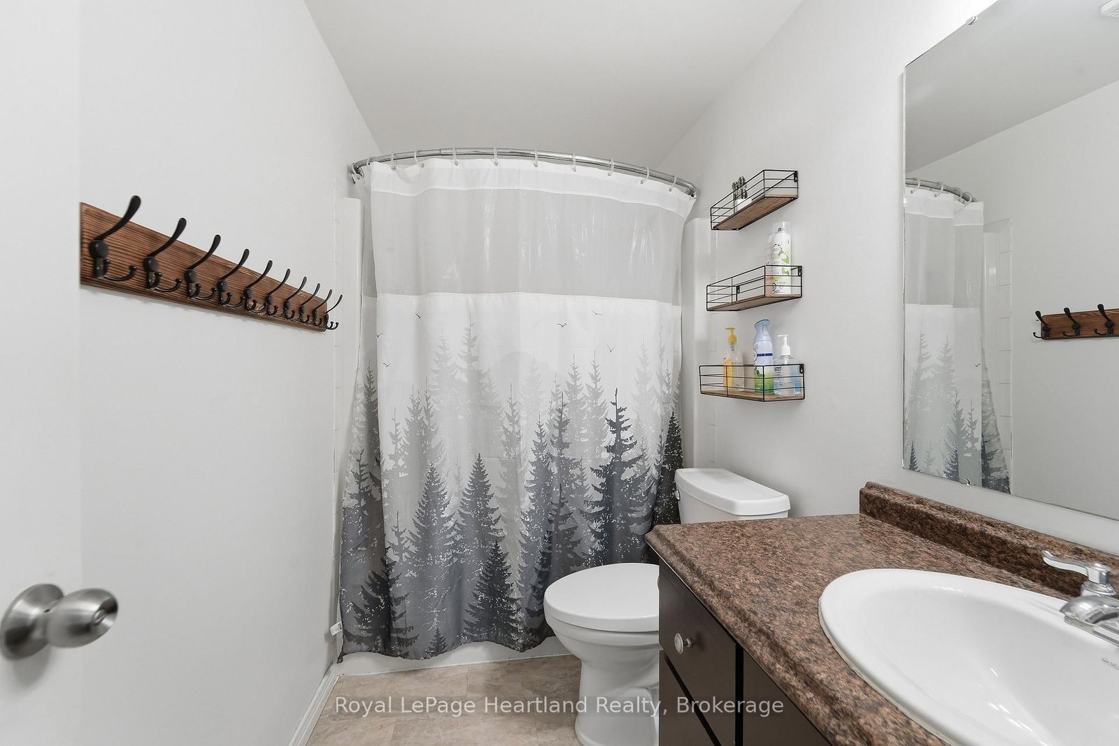 54 Coleman Street • Huron East, ON photo 16