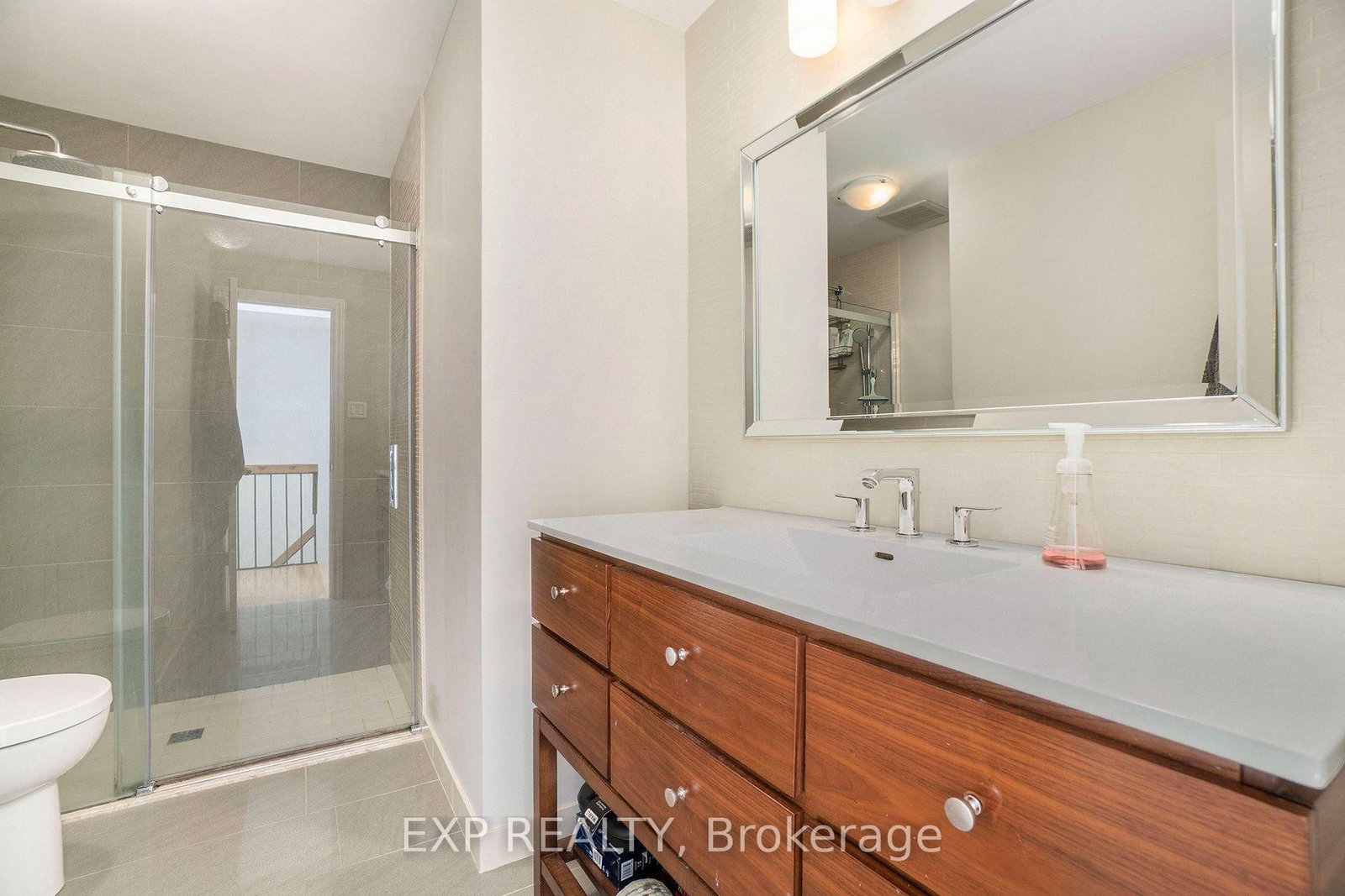 6667 Bilberry Drive • Ottawa, ON photo 12