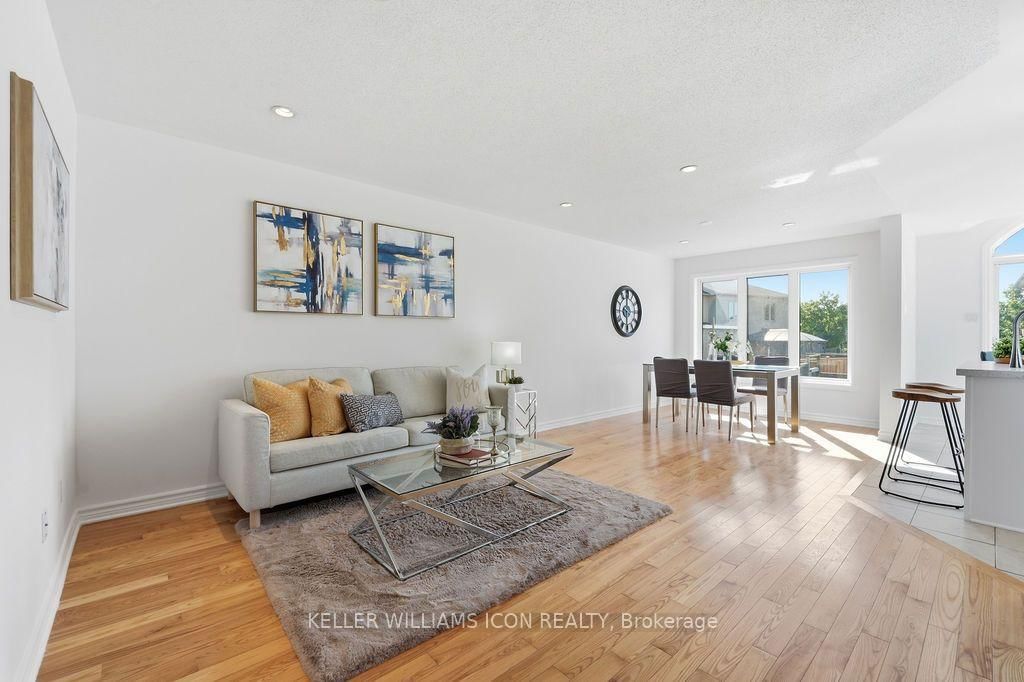 102 Garrity Crescent • Ottawa, ON photo 6