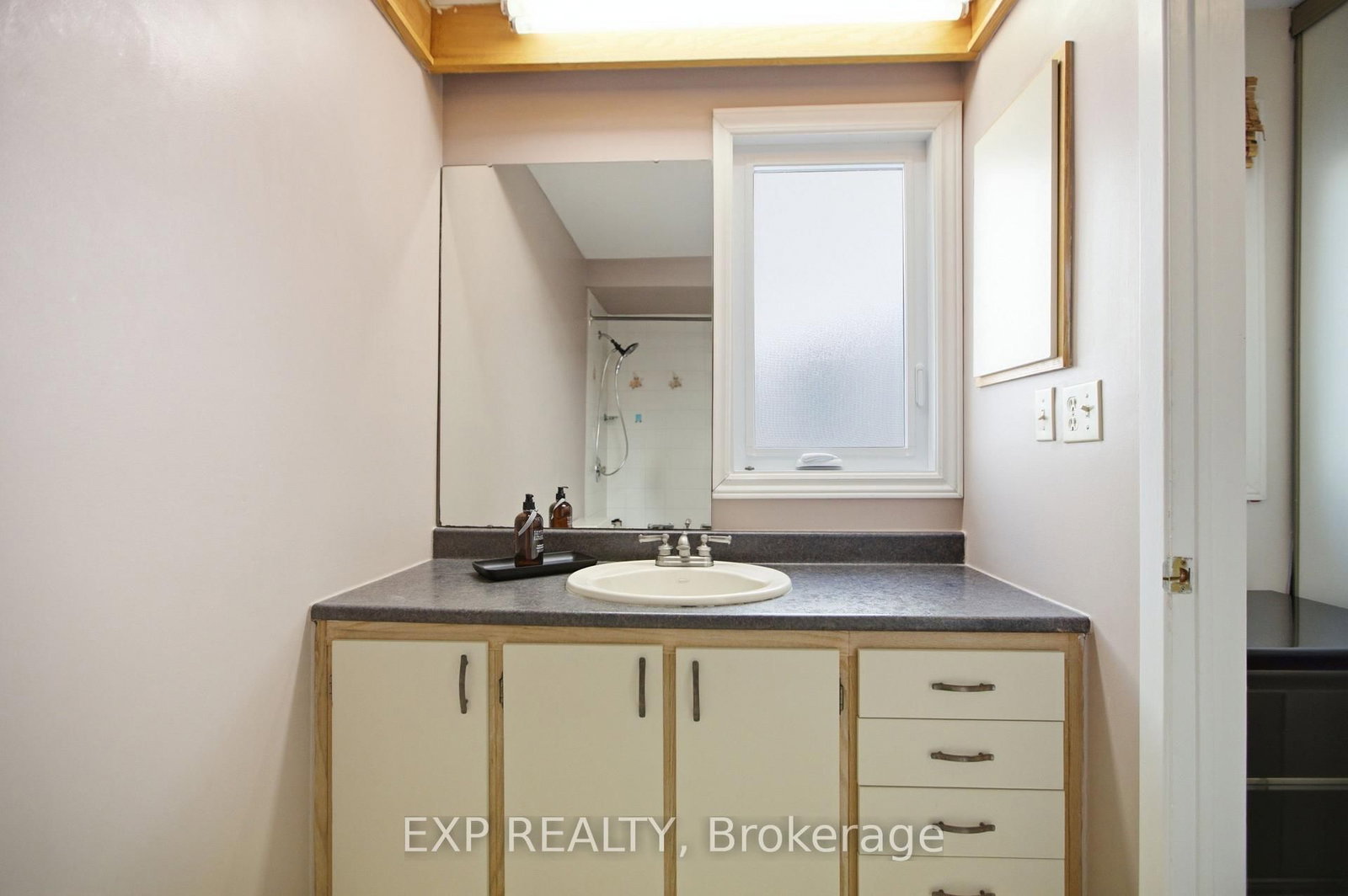 42 Valley Ridge Street • Ottawa, ON photo 26