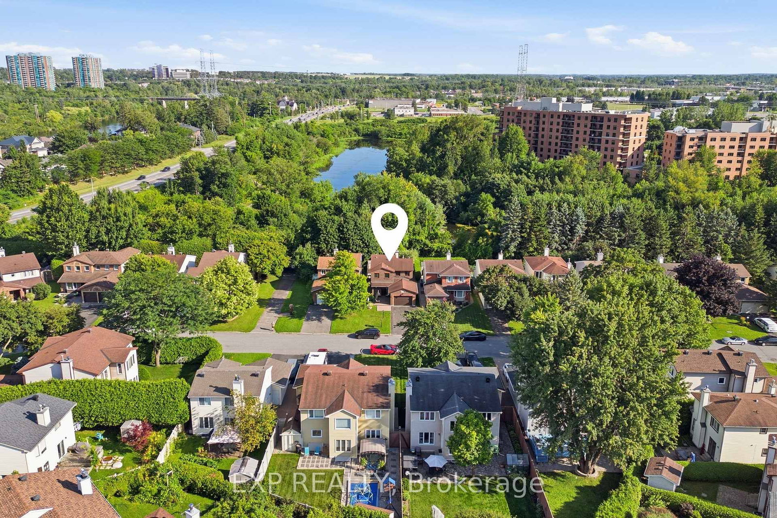 42 Valley Ridge Street • Ottawa, ON photo 5