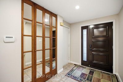 42 Valley Ridge Street • Ottawa, ON photo 6