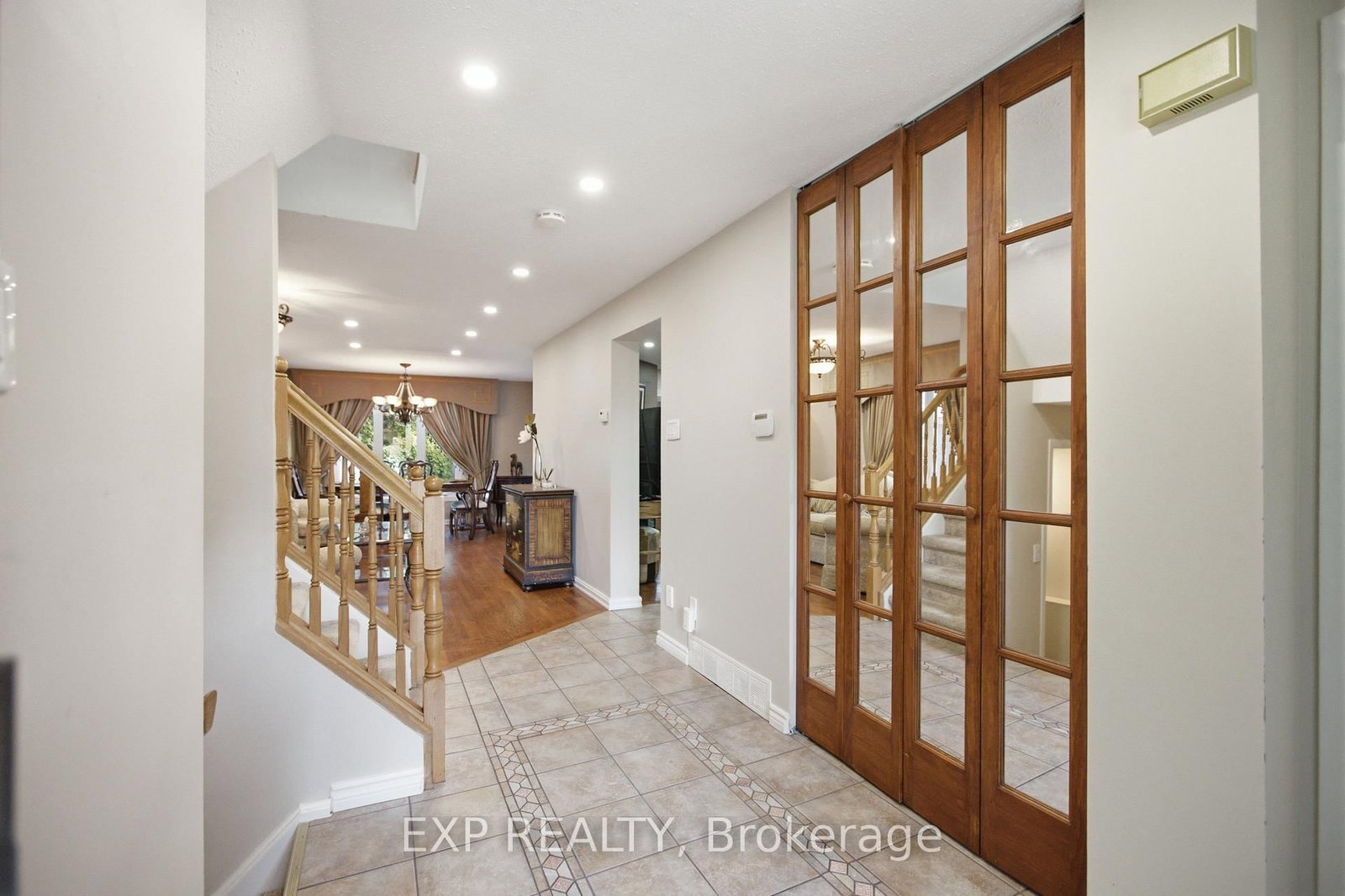 42 Valley Ridge Street • Ottawa, ON photo 7