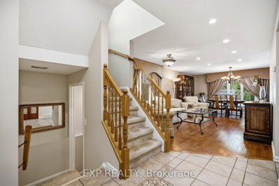 42 Valley Ridge Street • Ottawa, ON photo 8