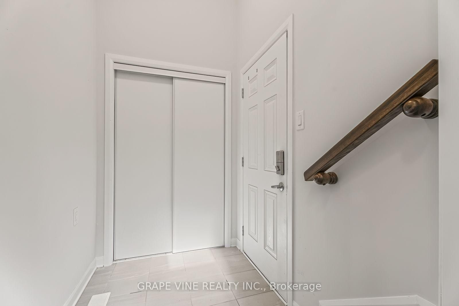 533 Winterset Road • Kanata, ON photo 10