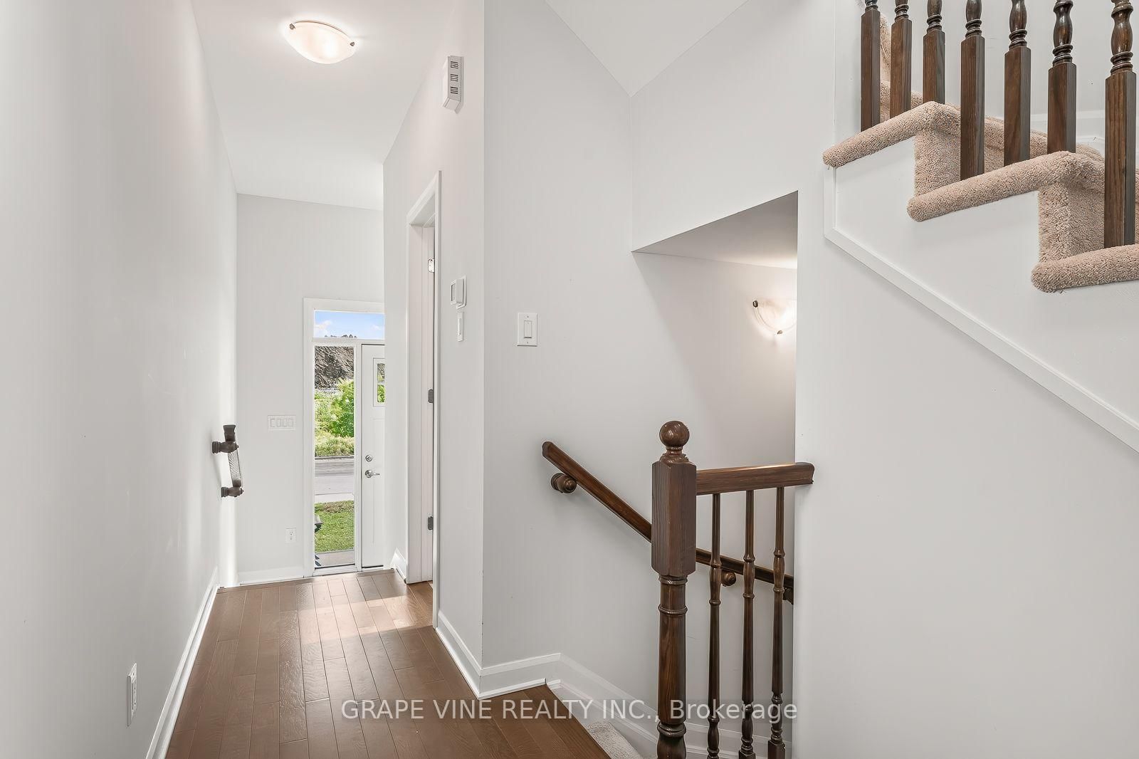 533 Winterset Road • Kanata, ON photo 7