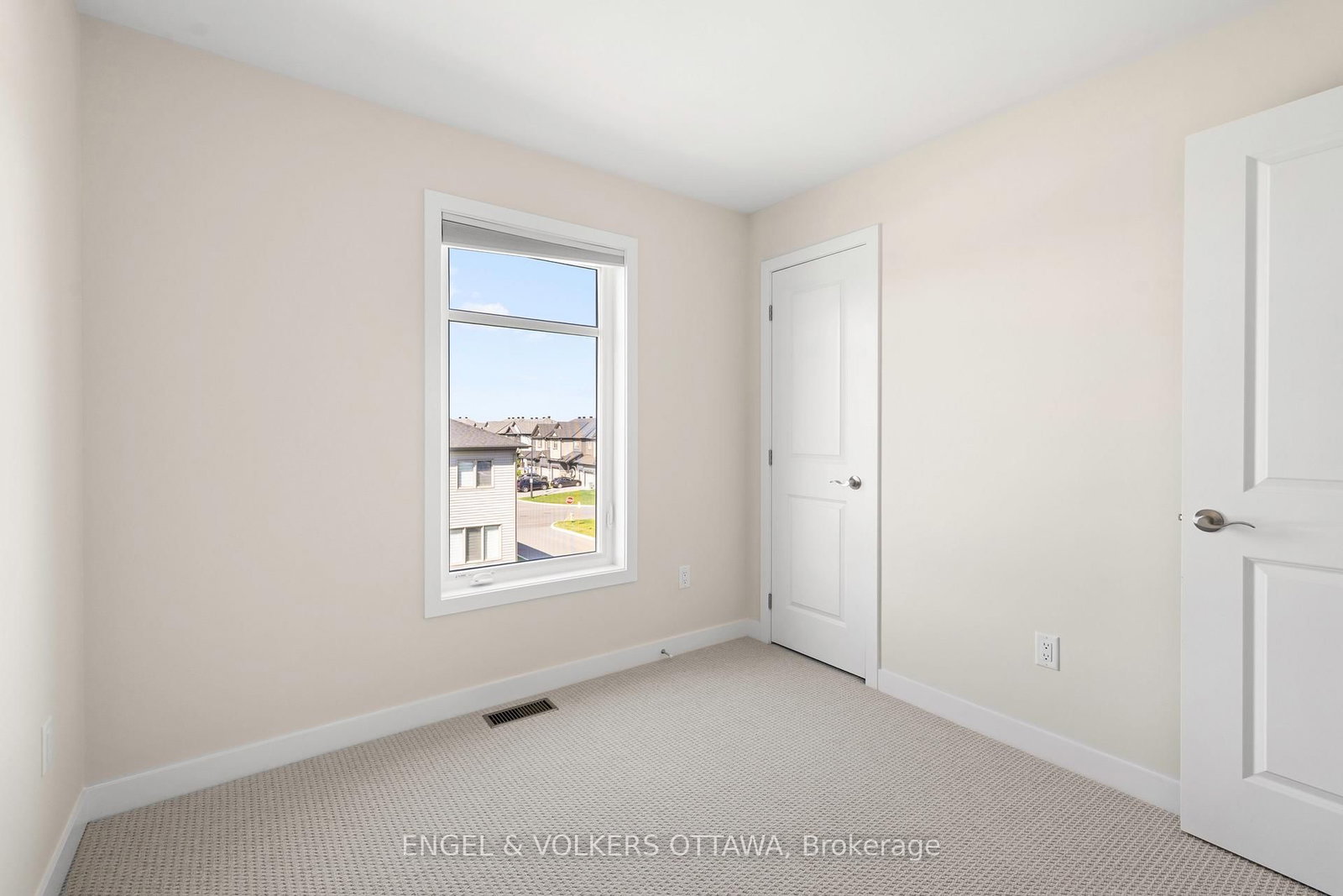 631 Corporal Private • Ottawa, ON photo 20