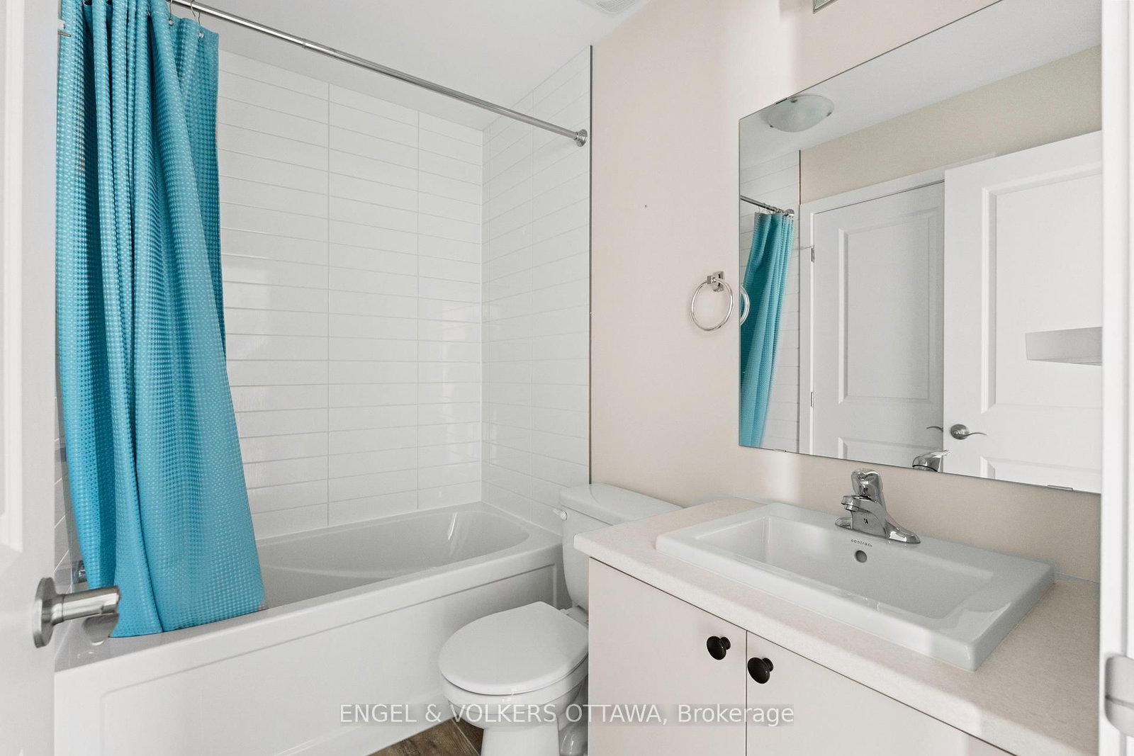 631 Corporal Private • Ottawa, ON photo 26