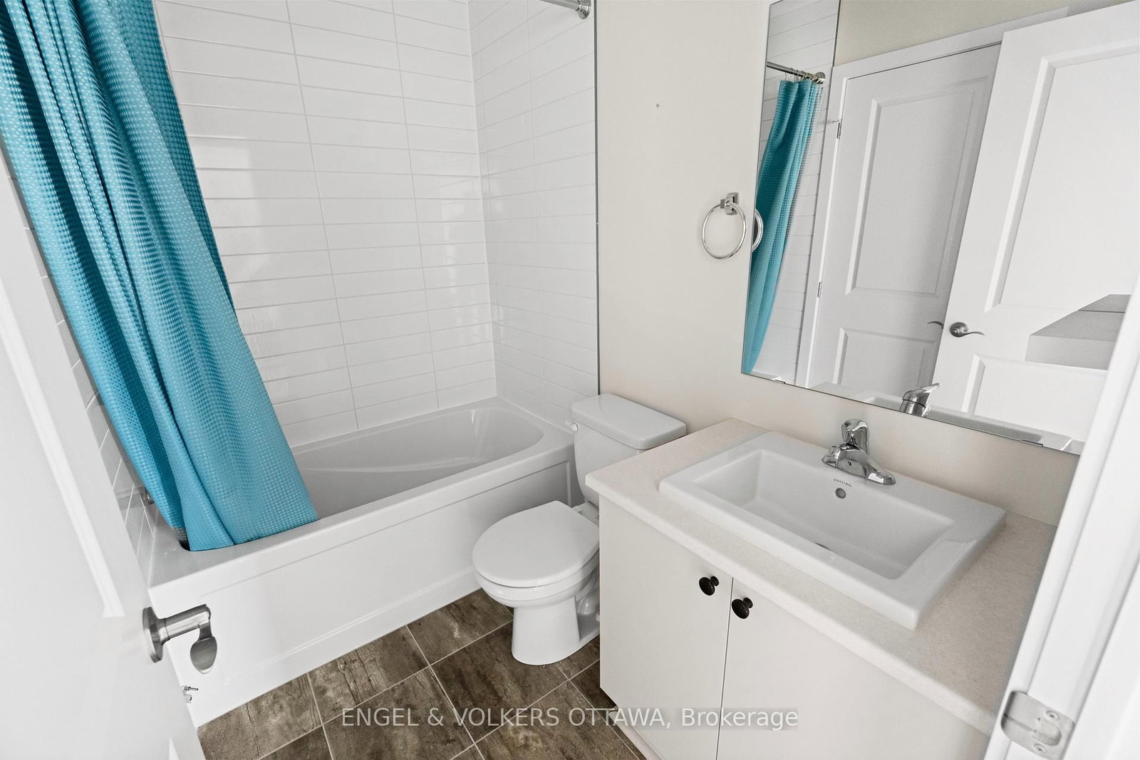631 Corporal Private • Ottawa, ON photo 27