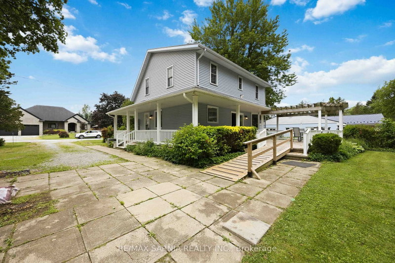 4656 Lakeside Street