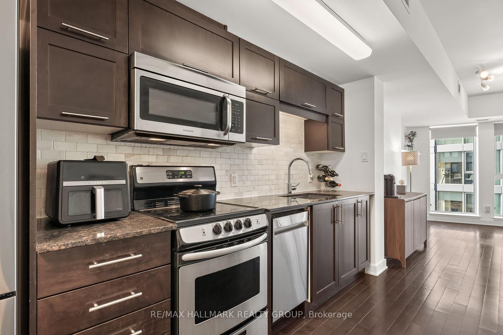 40 Nepean Street • #1204 • Ottawa, ON photo 8