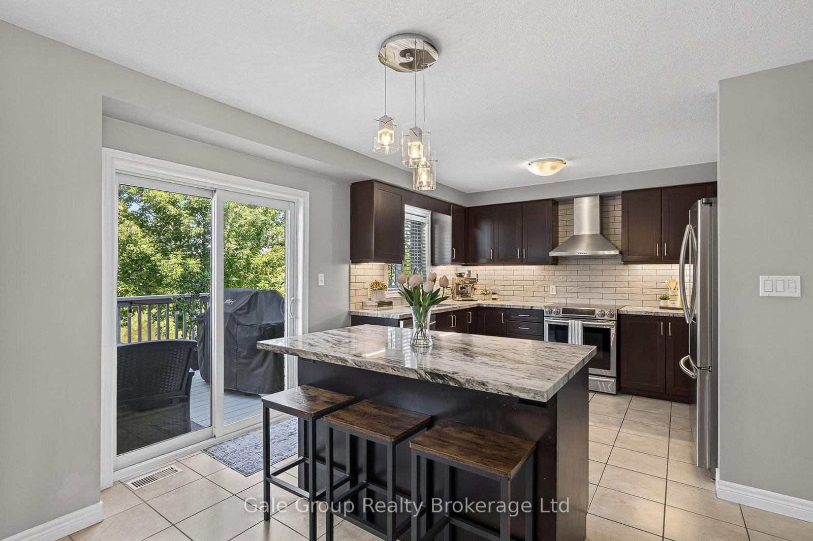 205 Munnoch Boulevard • Woodstock, ON photo 14