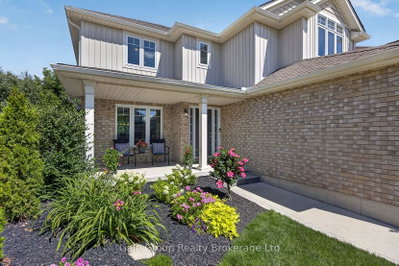 205 Munnoch Boulevard • Woodstock, ON photo 3