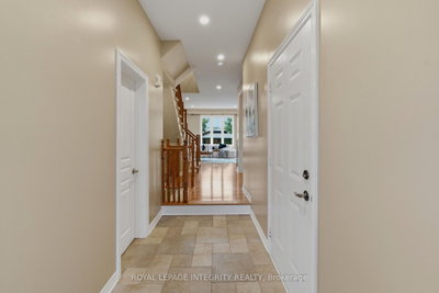 102 Windance Crescent • Ottawa, ON photo 4