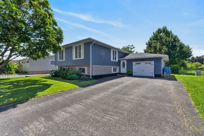 42 Webster Street • Kincardine, ON photo 3