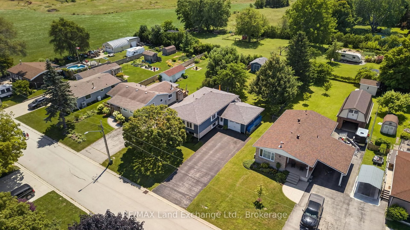 42 Webster Street • Kincardine, ON photo 36