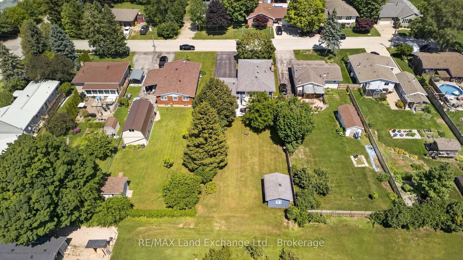 42 Webster Street • Kincardine, ON photo 38