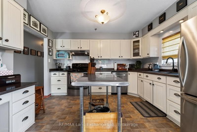 42 Webster Street • Kincardine, ON photo 8