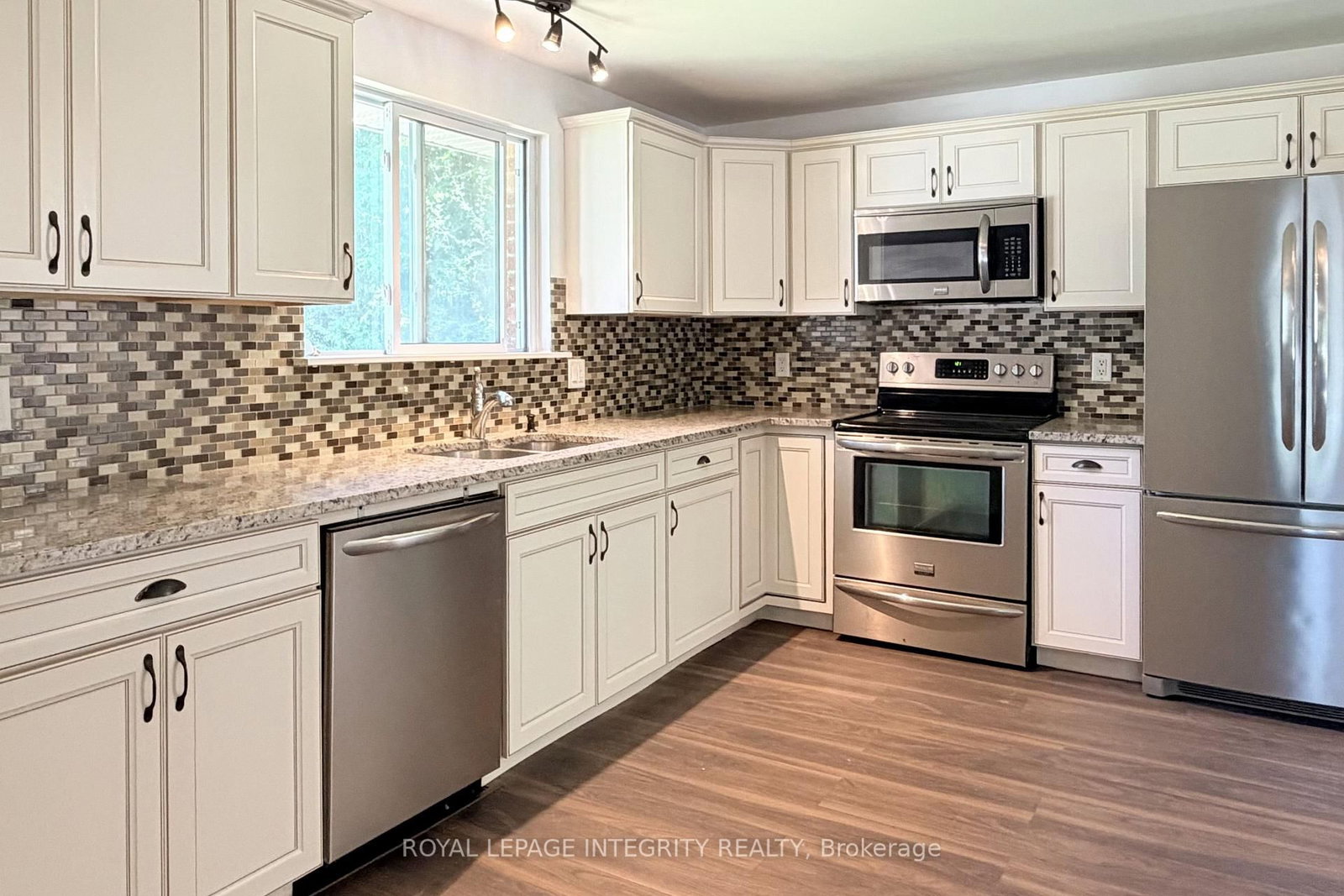 6330 Rothbourne Road • Carp, ON photo 10