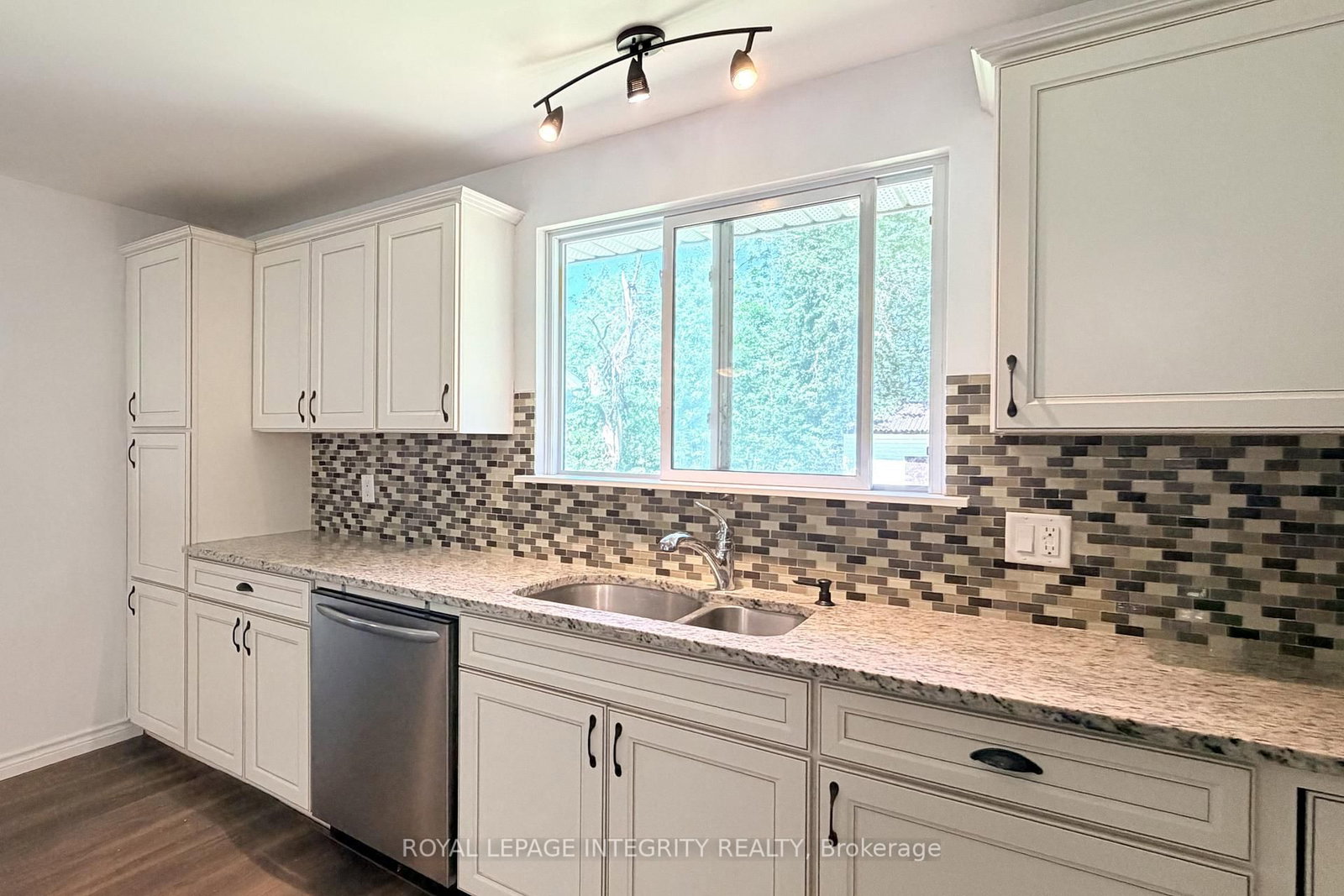 6330 Rothbourne Road • Carp, ON photo 16