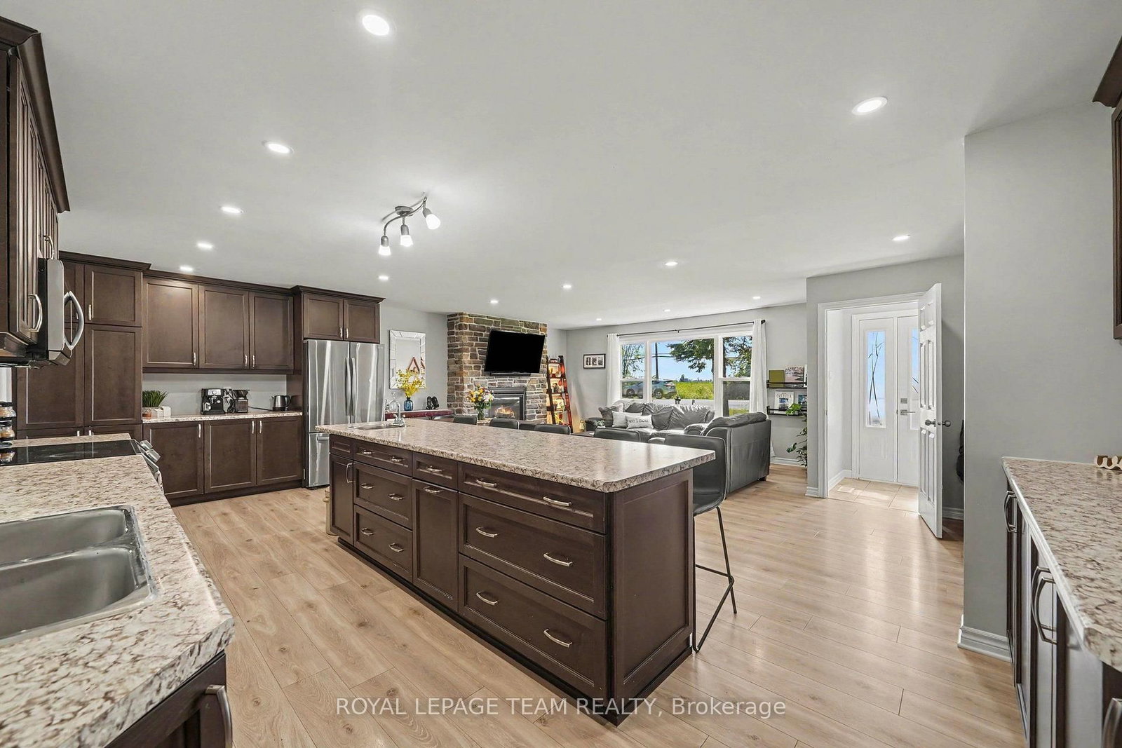 2477 Merivale Road • Ottawa, ON photo 13